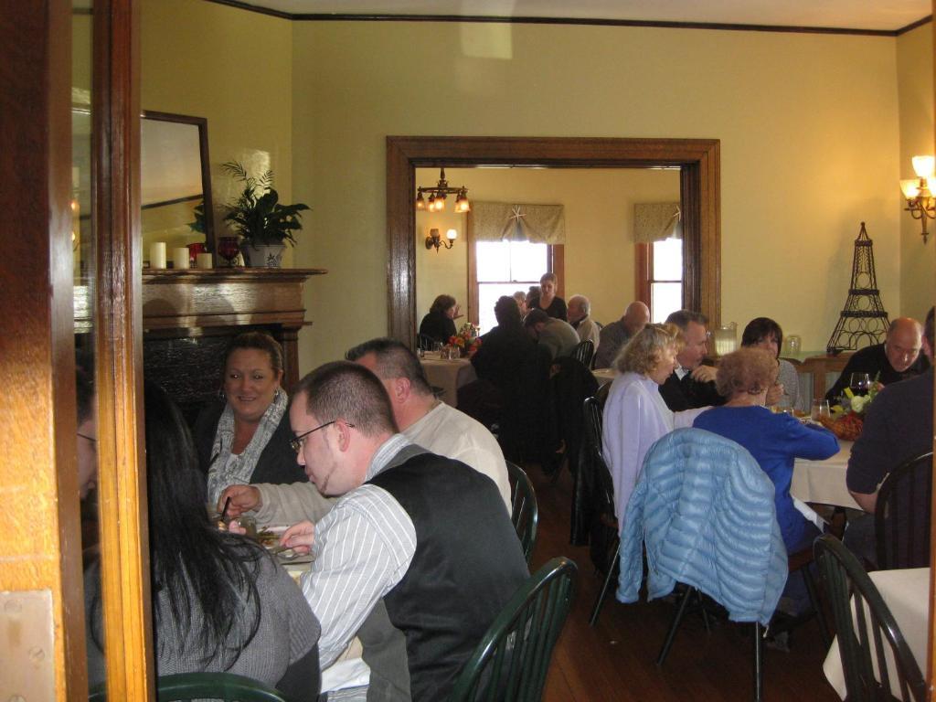 Castle Manor Inn Gloucester Extérieur photo