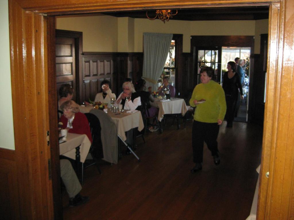 Castle Manor Inn Gloucester Extérieur photo