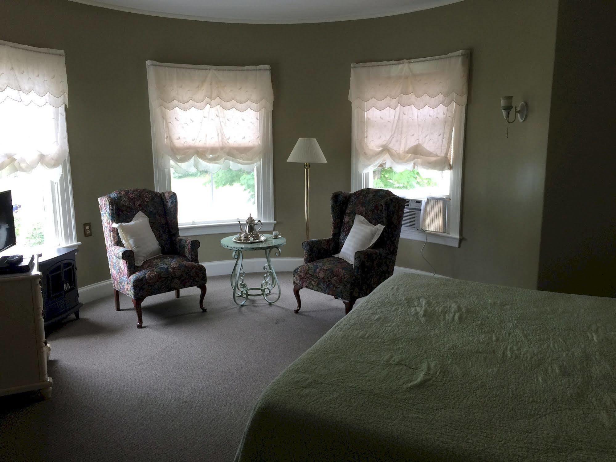 Castle Manor Inn Gloucester Extérieur photo
